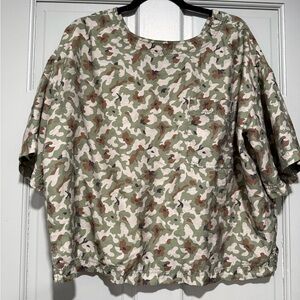 Lou & Grey Green Camouflage Short Sleeve Top
